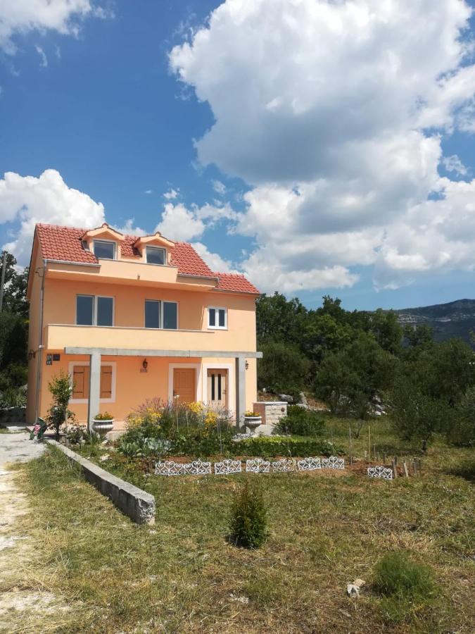 Castello Flower Apartment Kaštela Eksteriør billede