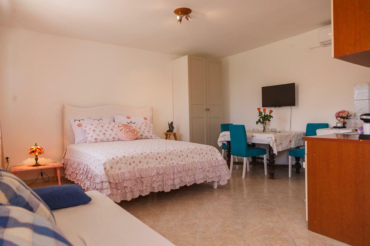 Castello Flower Apartment Kaštela Eksteriør billede