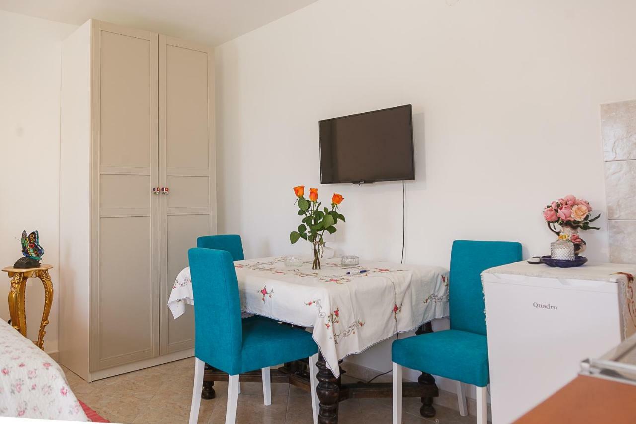 Castello Flower Apartment Kaštela Eksteriør billede